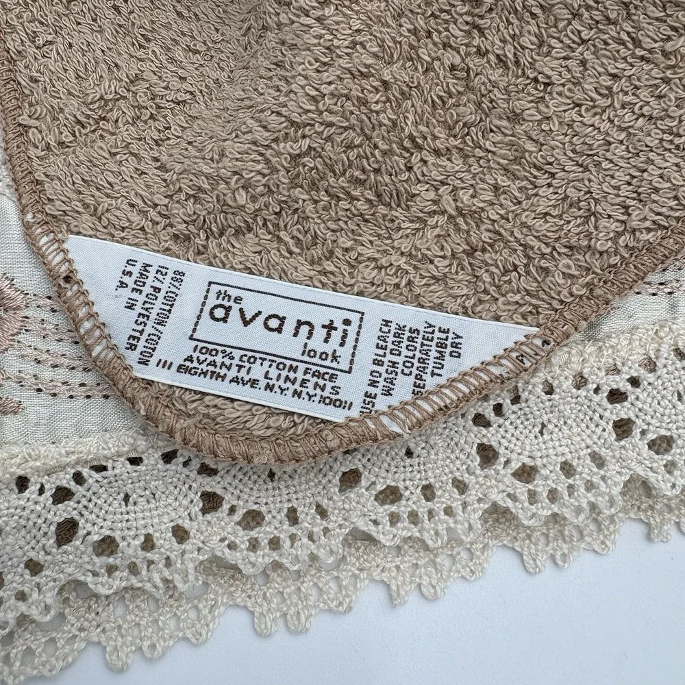 Vintage The Avanti‎ Look Tan/ Beige Towel 3 Pc Bath Washcloth Satin Lace Trim